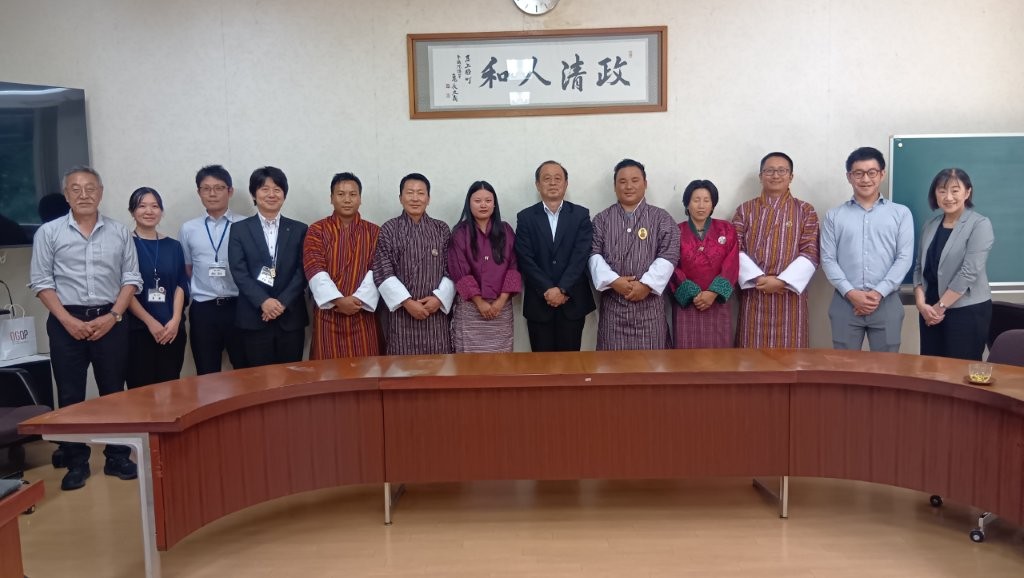 Five trainees completed the Country Focused Training in Japan