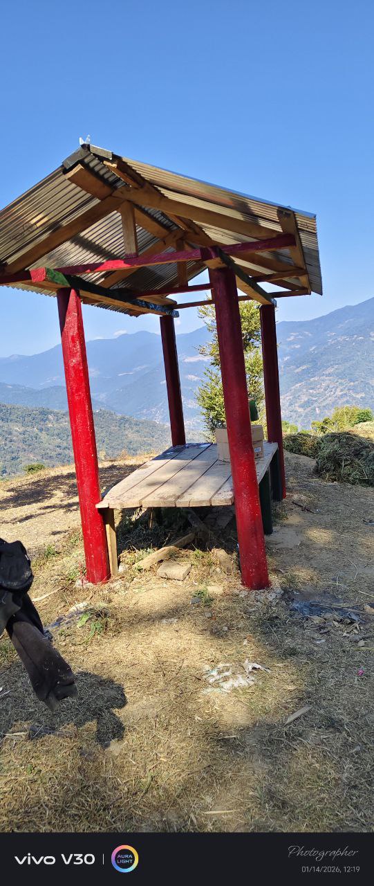 Constrution and Painting of Resting Place passerby. 